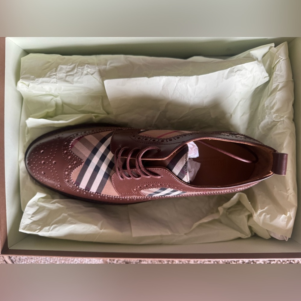 BURBERRY MENS DRESS SHOE SIZE 9(42) - Picture 2 of 6